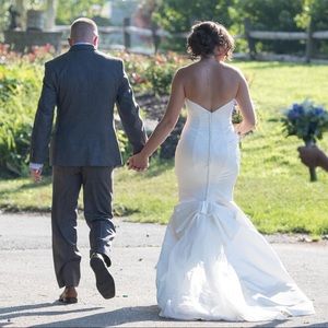 Zac Posen wedding dress! 💐